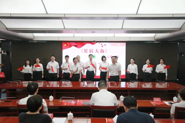 主題合唱《星辰大?！?。福建省衛(wèi)健委供圖