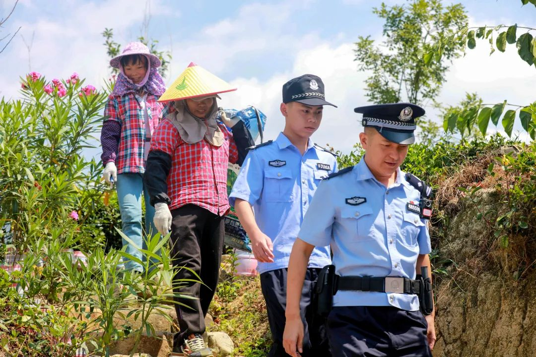 民警開展巡邏。安溪縣公安局供圖