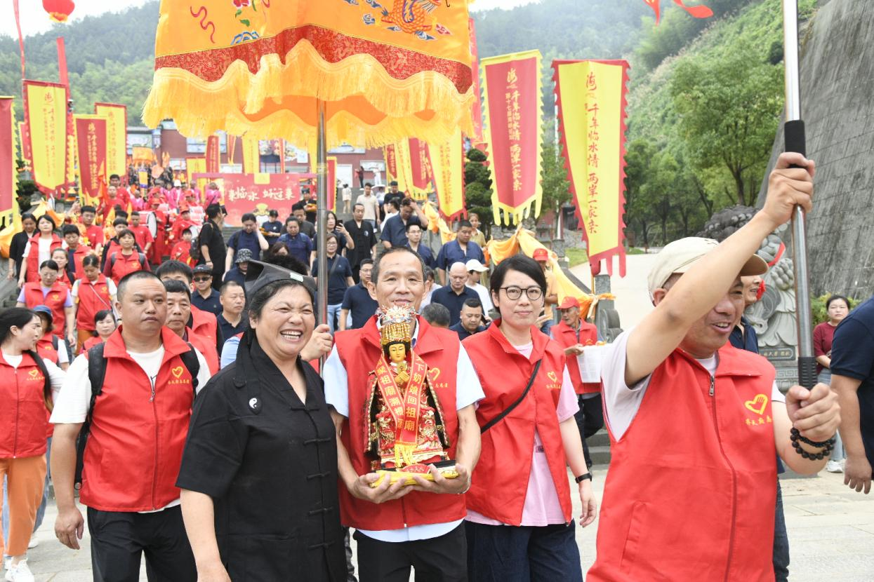 “天下奶娘回祖廟”活動現(xiàn)場。唐明珍攝