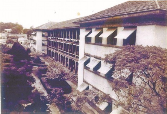 1953年，廈門大學(xué)附屬第一醫(yī)院從原廈禾路遷入現(xiàn)址上古街10號。